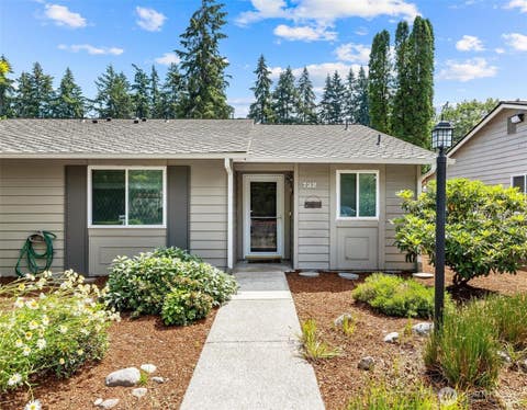 Photo of 732 126th Avenue NE #109, Bellevue, WA 98005 (MLS # 2551749)