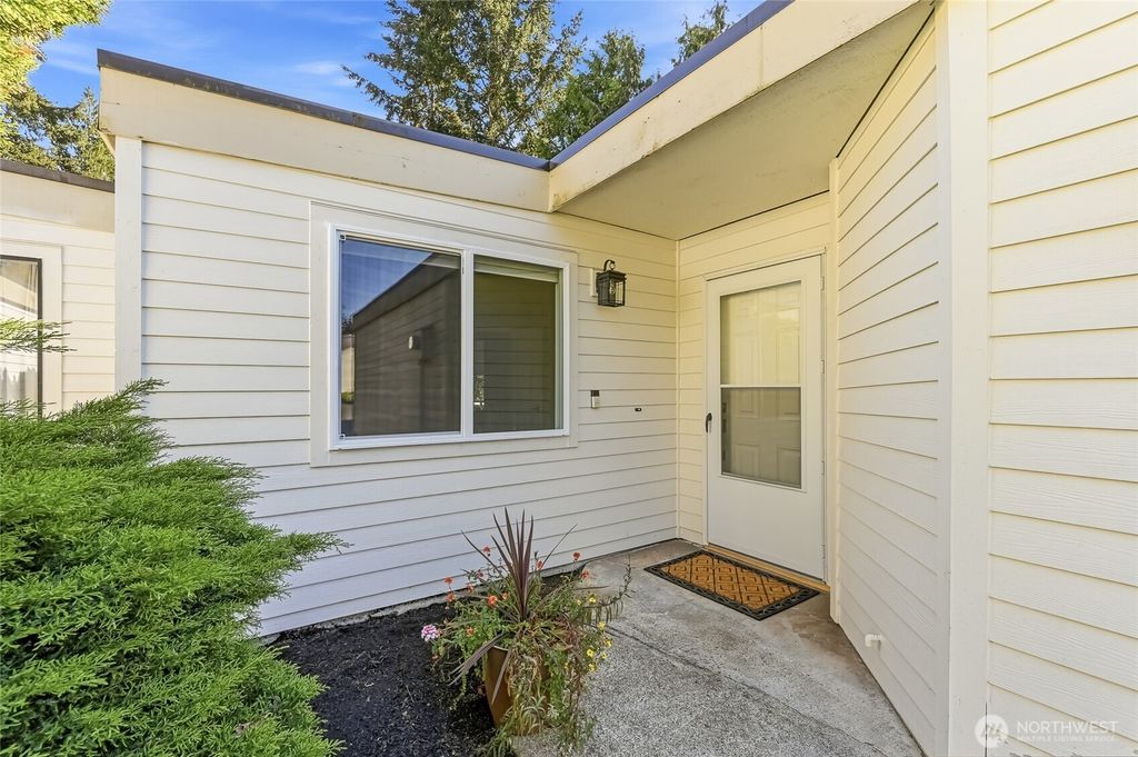 Photo of 13731 SE 258th Place #39, Kent, WA 98042 (MLS # 2525263)