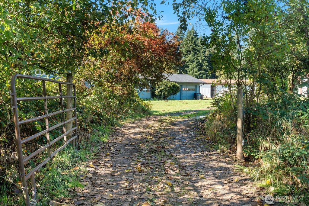 Photo of 409 Shanklin Road, Onalaska, WA 98570 (MLS # 2467814)