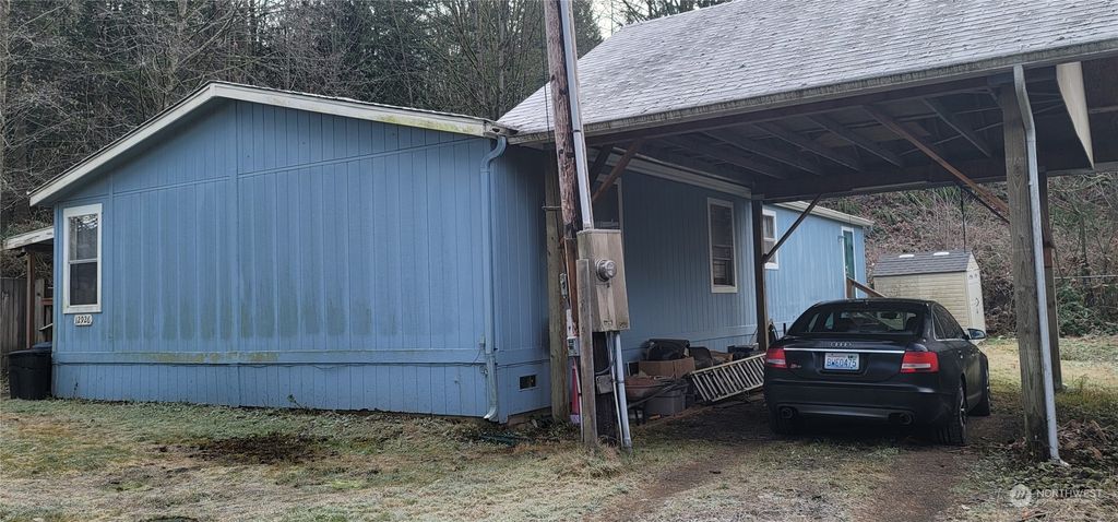 Photo of 12926 S Loop View Drive, Granite Falls, WA 98252 (MLS # 2020537)