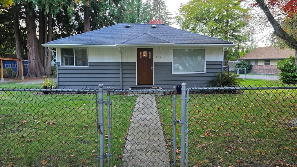 Photo of 275 3rd Avenue NE, Issaquah, WA 98027 (MLS # 2598815)