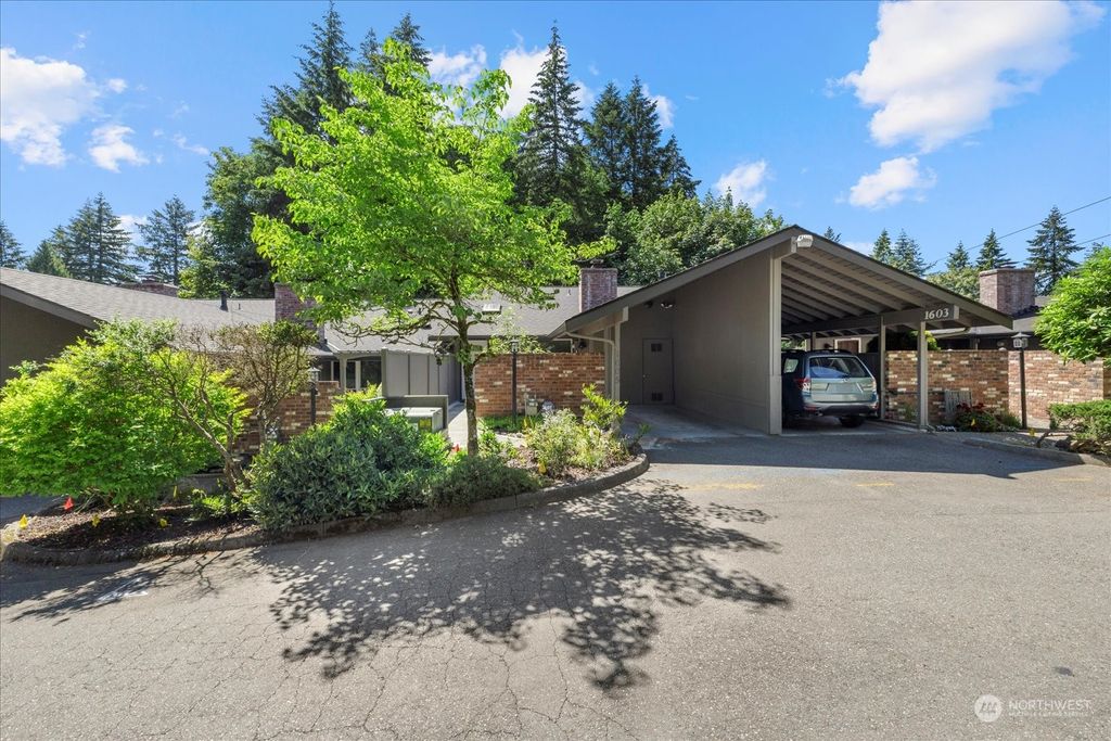Photo of 1605 Blaine Court SE, Renton, WA 98055 (MLS # 2250916)