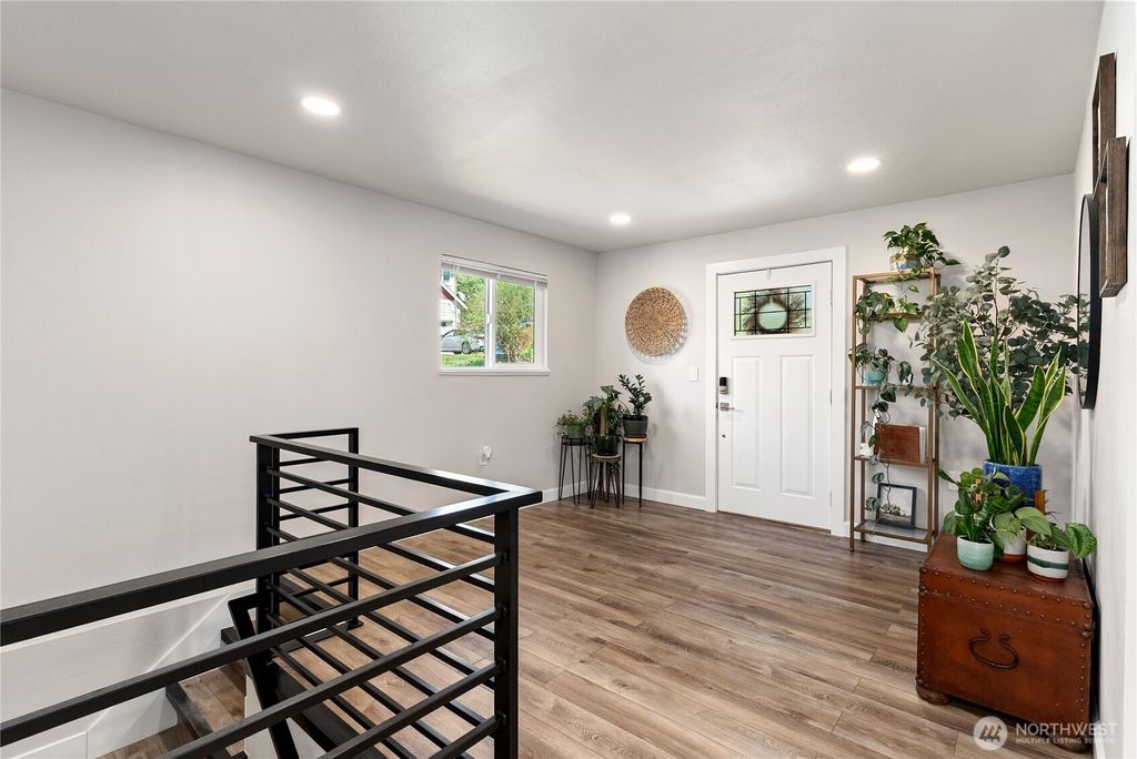 Photo of 469 Hoquiam Avenue NE, Renton, WA 98059 (MLS # 2513907)