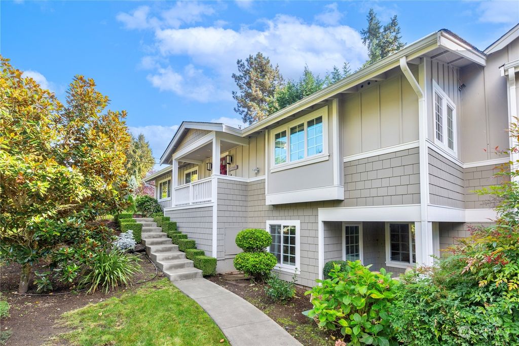 Photo of 10923 SE 28th Street, Bellevue, WA 98004 (MLS # 2324189)