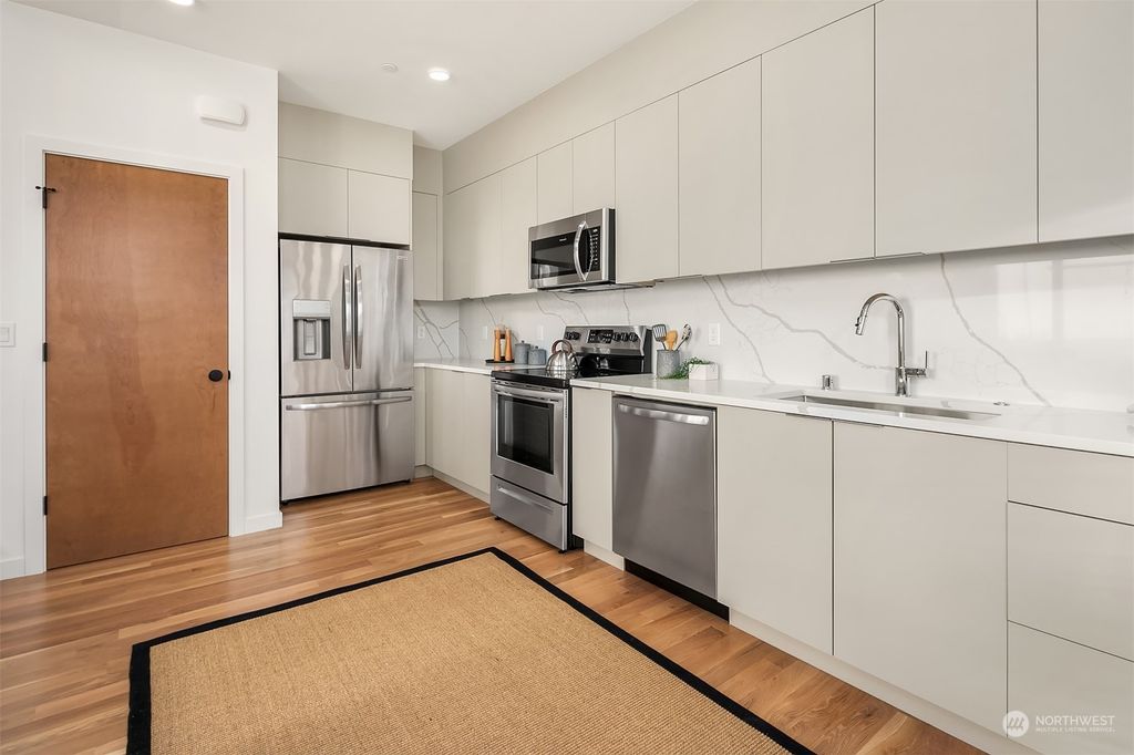 Photo of 3913 S Hudson Street #B, Seattle, WA 98118 (MLS # 2198240)