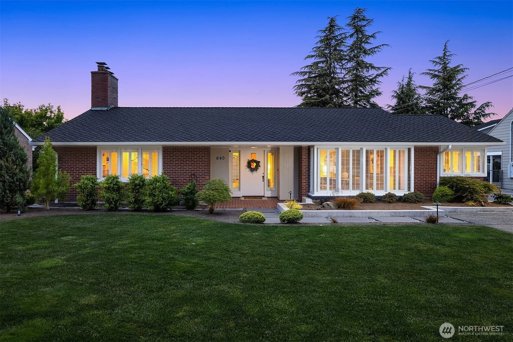 Photo of 640 Alverson Boulevard, Everett, WA 98201 (MLS # 2392235)