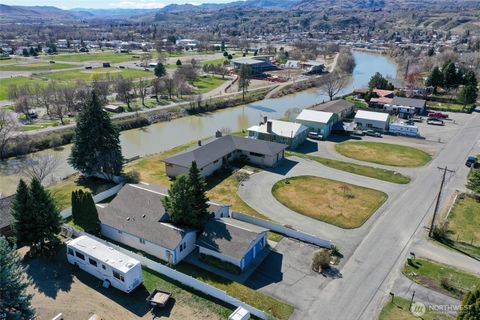 Photo of 644 Dewberry Avenue E, Omak, WA 98841 (MLS # 2498704)