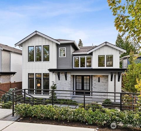 215 8th Avenue W Kirkland WA 98033