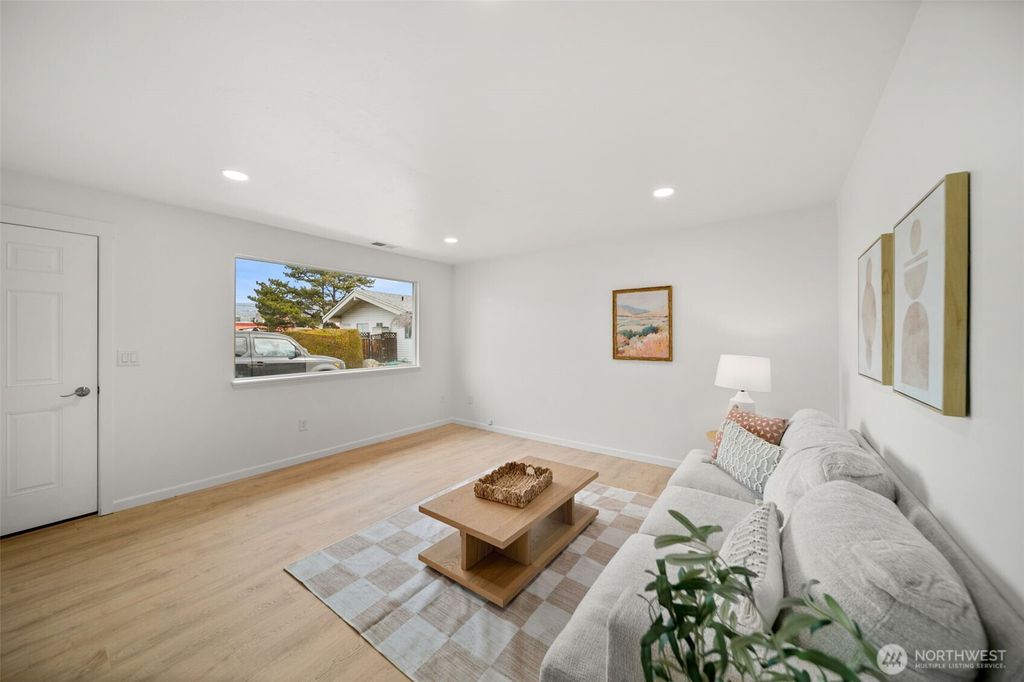 Photo of 100 Simon Street #13, East Wenatchee, WA 98802 (MLS # 2486219)