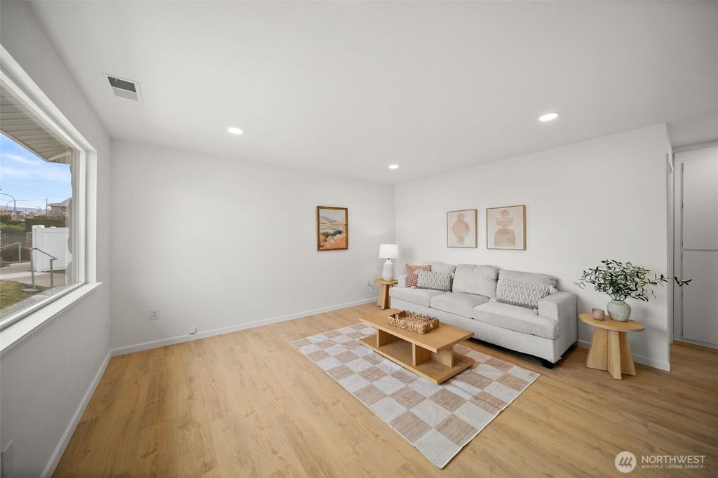 Photo of 100 Simon Street #13, East Wenatchee, WA 98802 (MLS # 2486219)