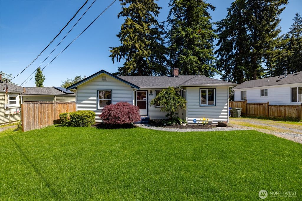 Photo of 5405 College Avenue, Everett, WA 98203 (MLS # 2386118)