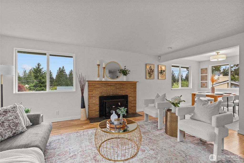 Photo of 430 S 201st Street, Des Moines, WA 98198 (MLS # 2376482)