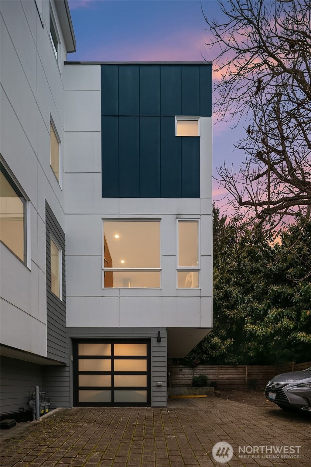 Photo of 2330 W Plymouth Street #B, Seattle, WA 98199 (MLS # 2496920)