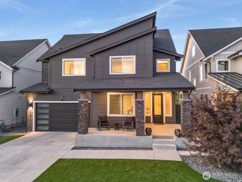 Photo of 2302 29th Street Pl SE, Puyallup, WA 98374 (MLS # 2433781)