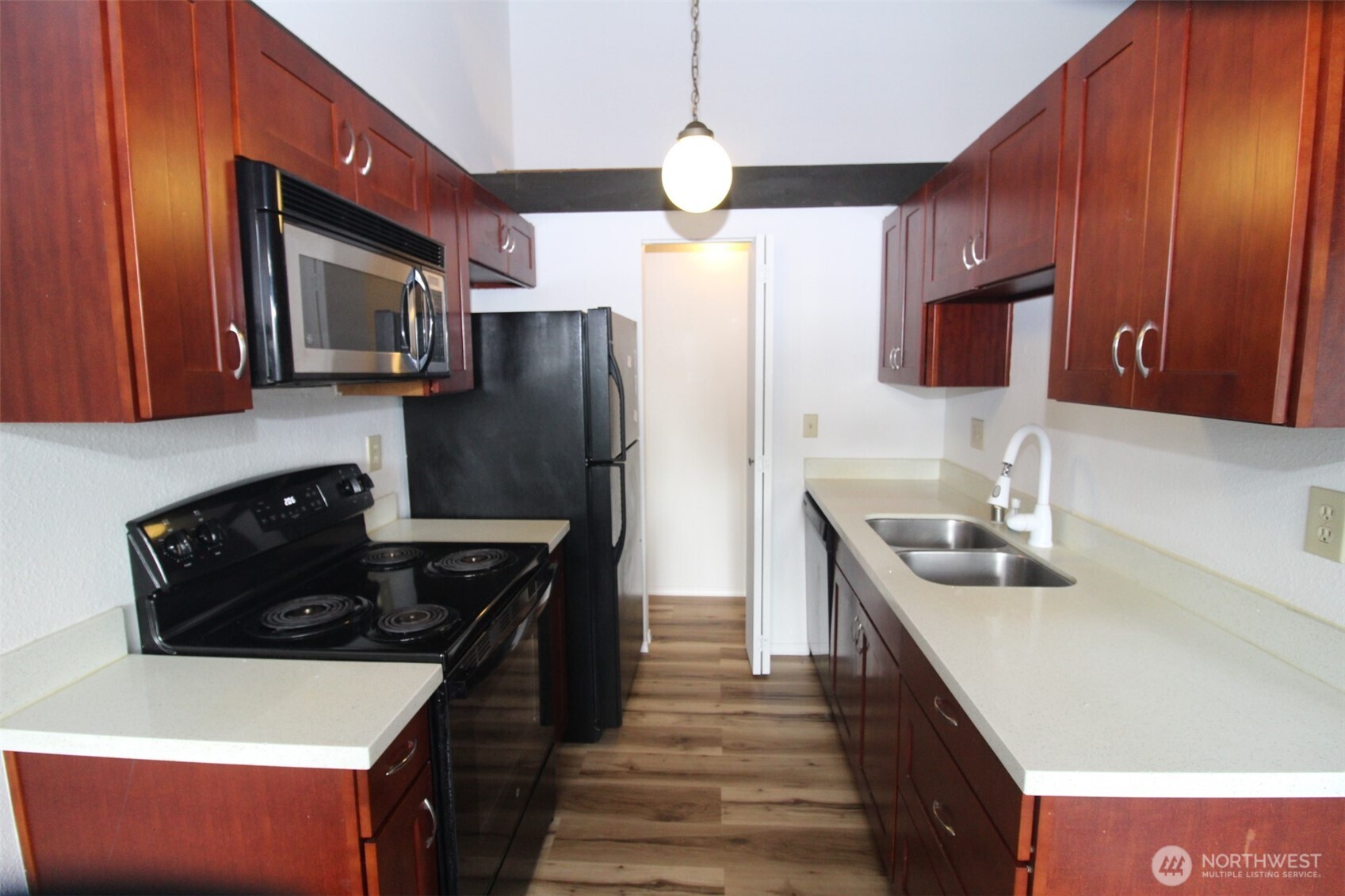 15210 Macadam Road S D304