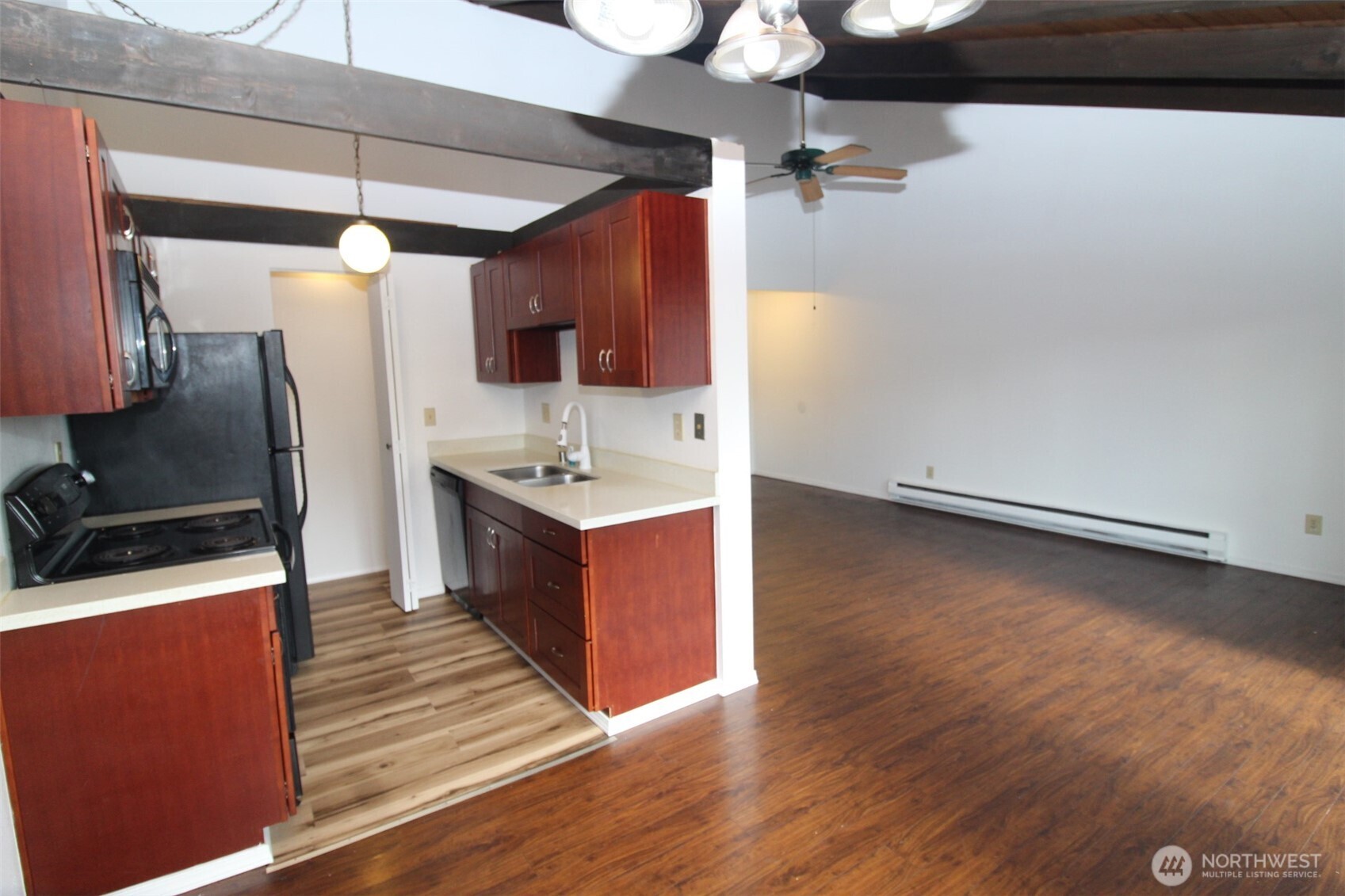 15210 Macadam Road S D304