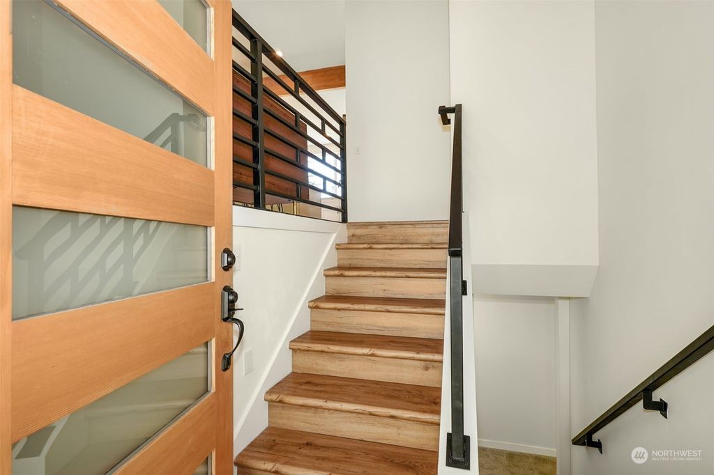Photo of 9105 NE 134th Street, Kirkland, WA 98034 (MLS # 2184623)