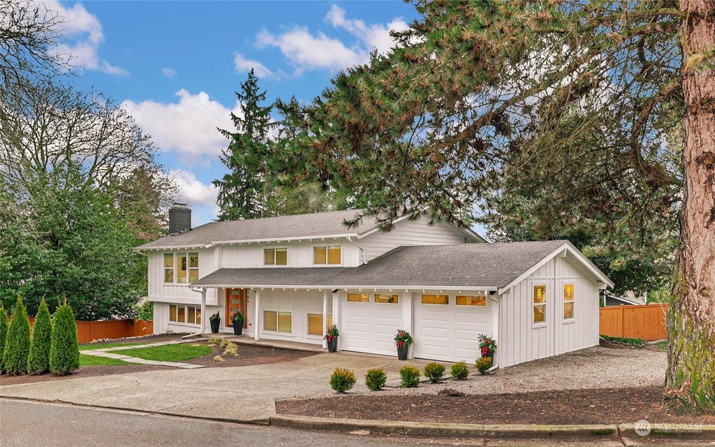 Photo of 9105 NE 134th Street, Kirkland, WA 98034 (MLS # 2184623)