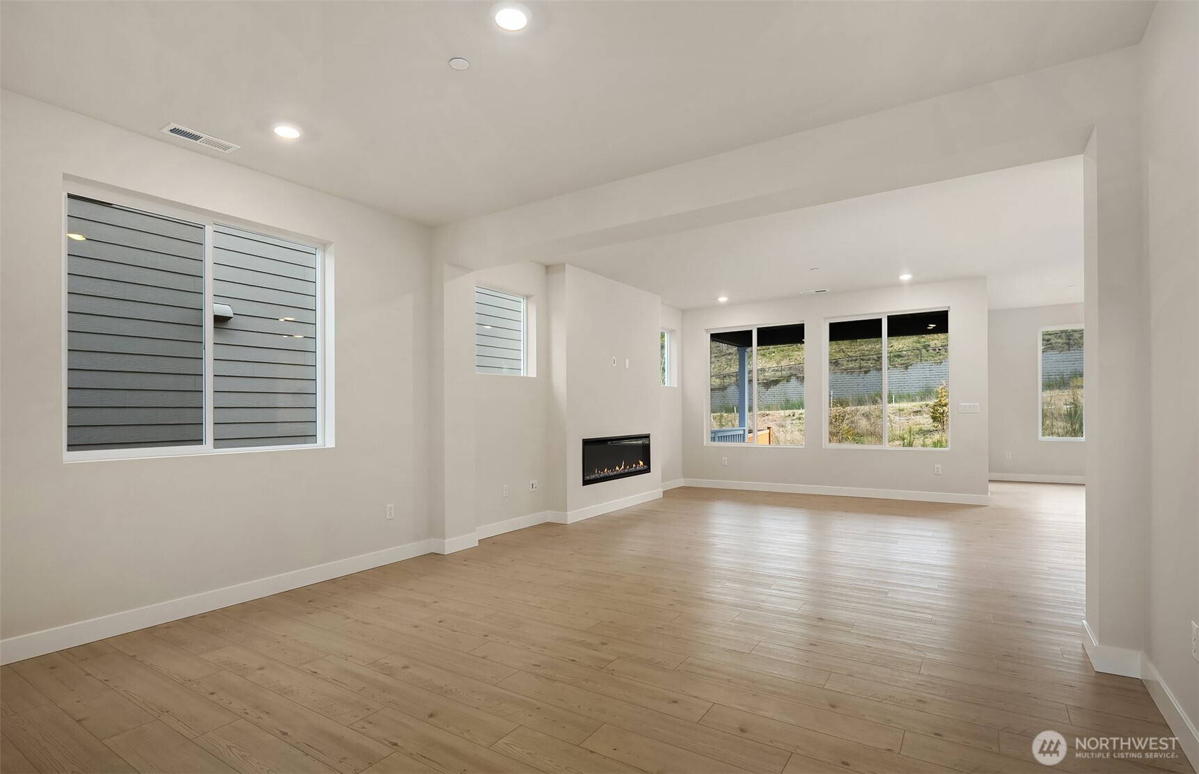 23779 Marinwood Circle NE 03112