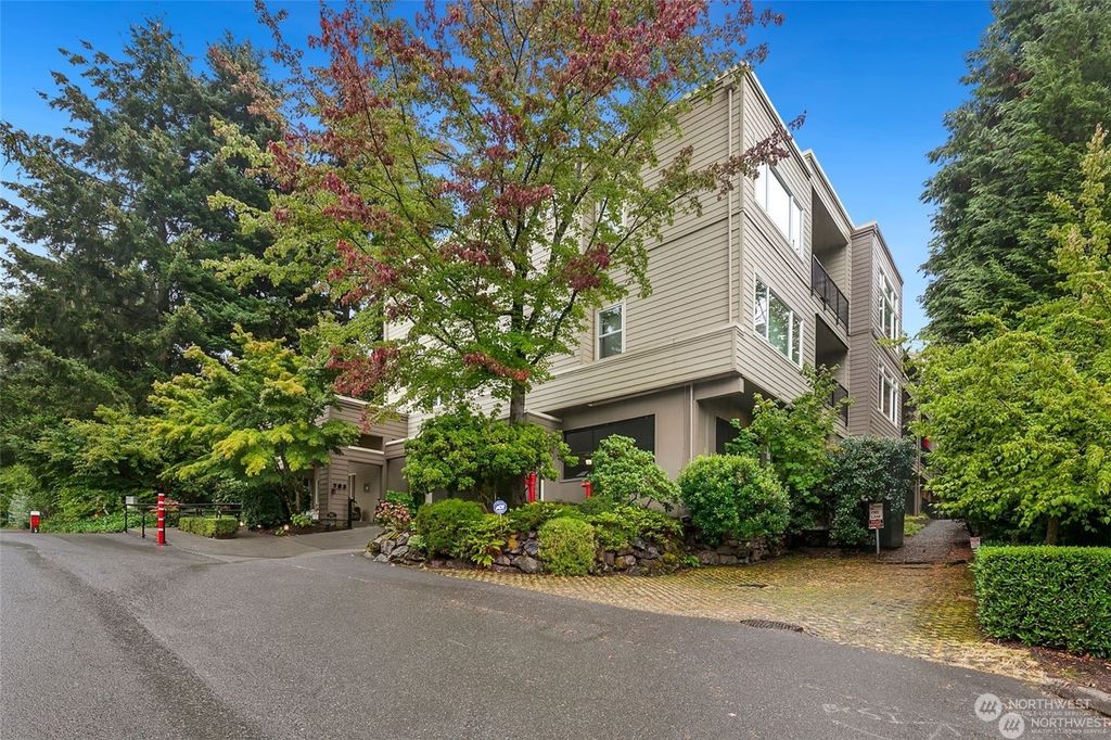 Photo of 703 4th Avenue #105, Kirkland, WA 98033 (MLS # 2318919)