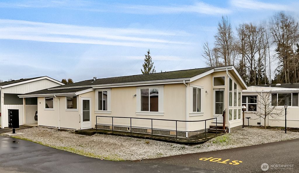 Photo of 1200 Lincoln Street SW #120, Bellingham, WA 98229 (MLS # 2475338)