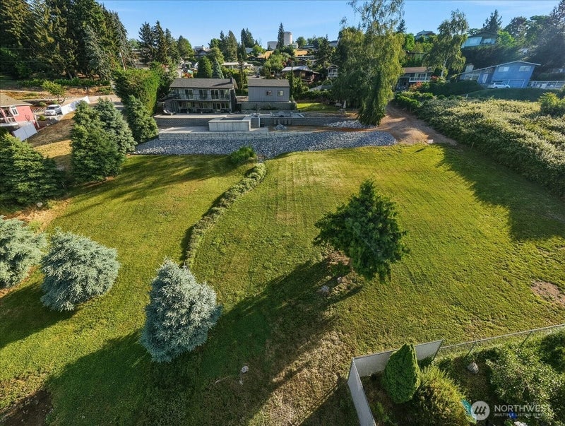 241 Lakeshore Drive