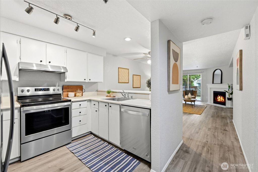 Photo of 25005 98th Place S #C102, Kent, WA 98030 (MLS # 2522943)