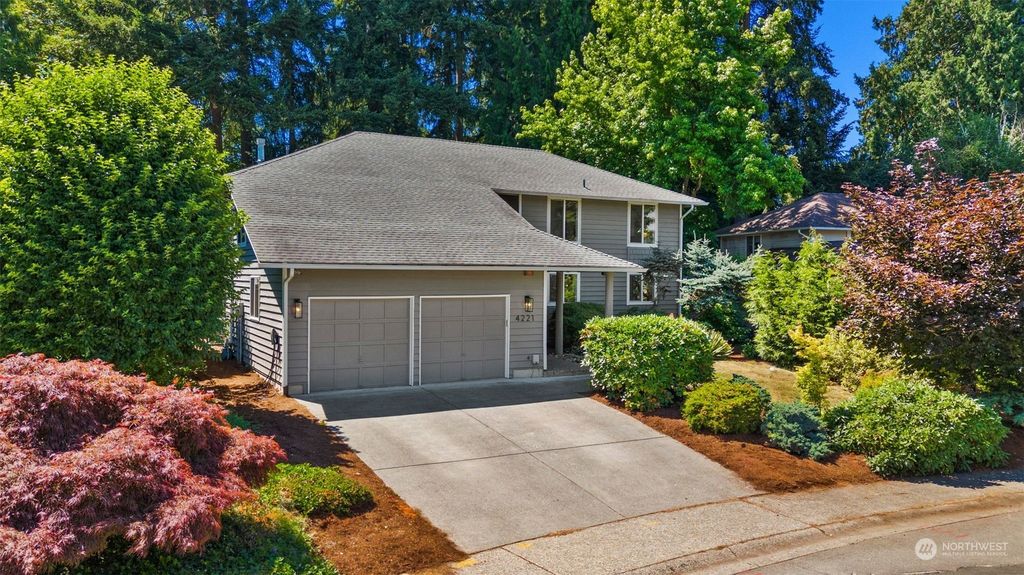 Photo of 4221 187th Avenue SE, Issaquah, WA 98027 (MLS # 2263123)