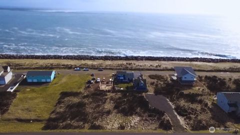 1454 Storm King Avenue Ocean Shores WA 98569