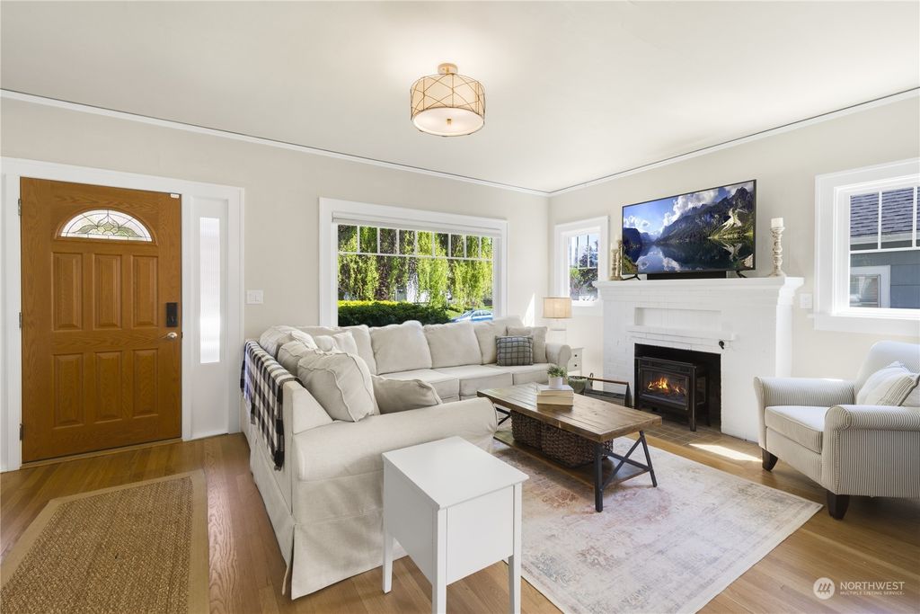 Photo of 1110 Hoyt Avenue, Everett, WA 98201 (MLS # 2058571)