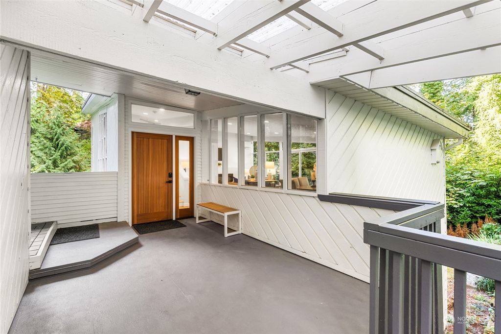 Photo of 4519 Lake Heights Street, Bellevue, WA 98006 (MLS # 2297575)