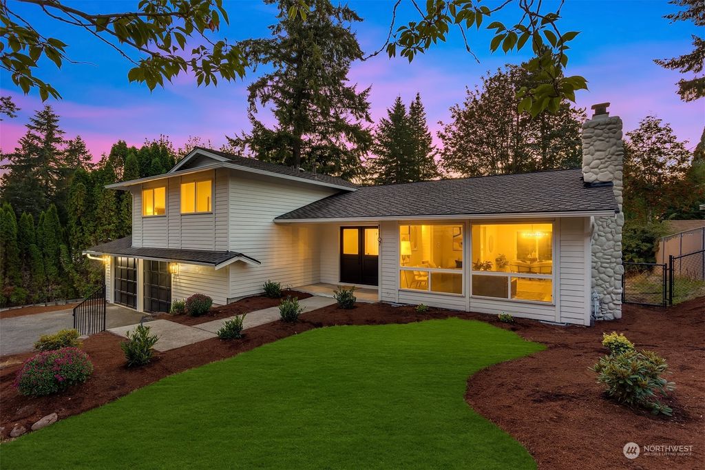 Photo of 11107 106th Avenue NE, Kirkland, WA 98033 (MLS # 2025098)