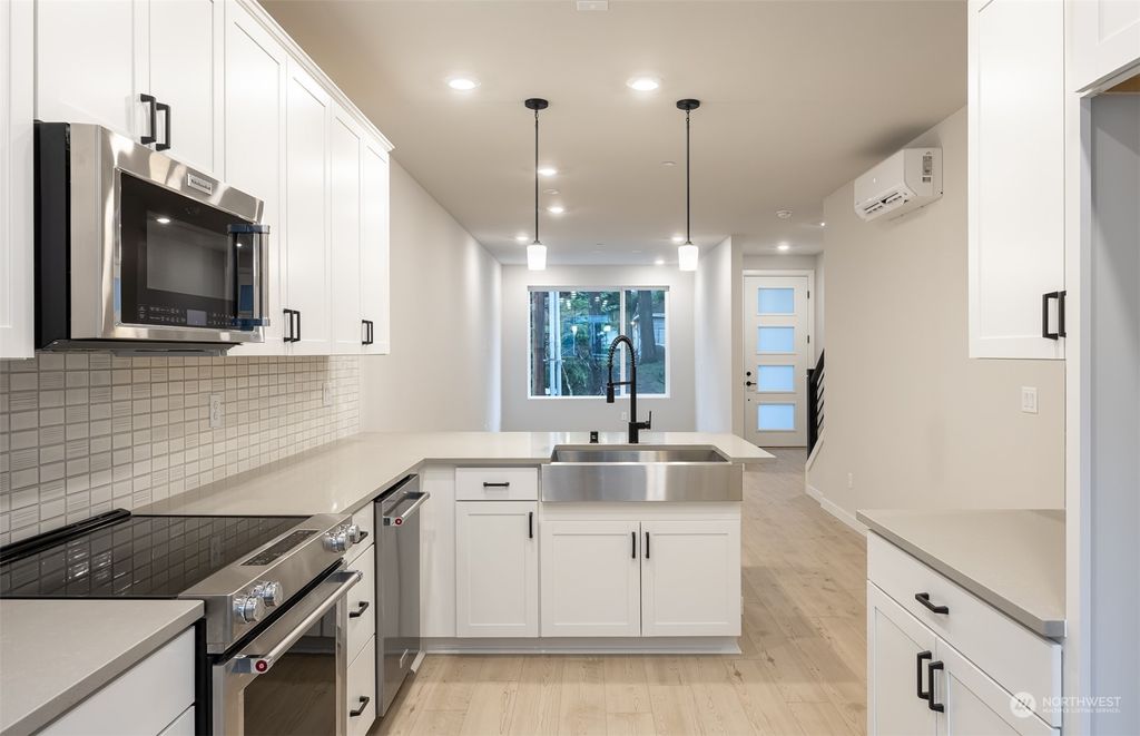 Photo of 2117 N 148th Street #C, Shoreline, WA 98133 (MLS # 2222033)