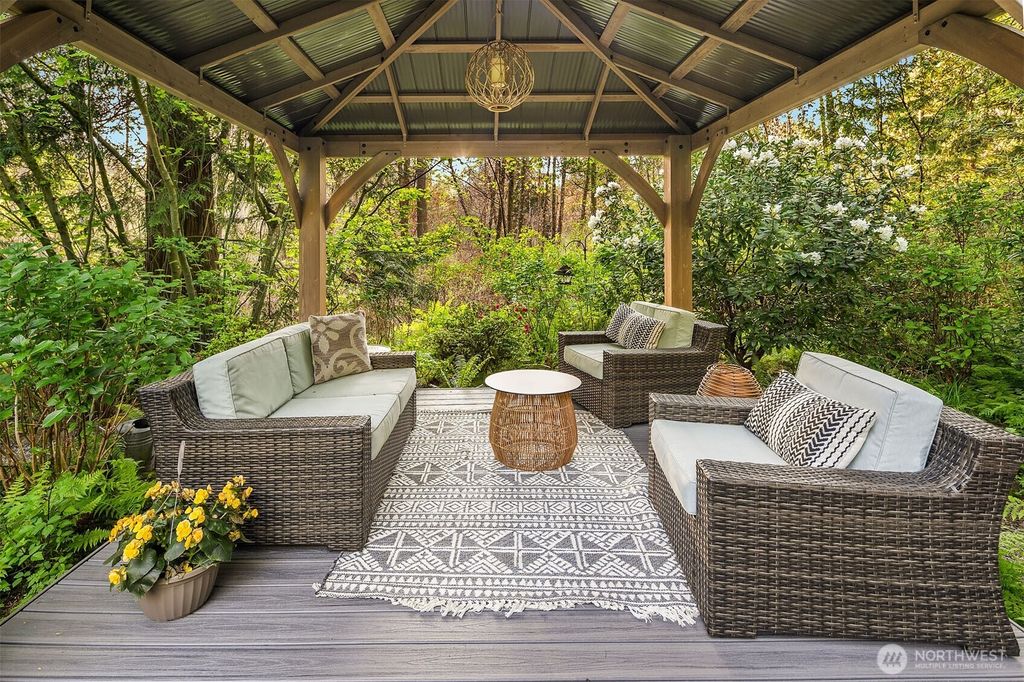 Photo of 4525 143rd Place NE, Bellevue, WA 98007 (MLS # 2348325)