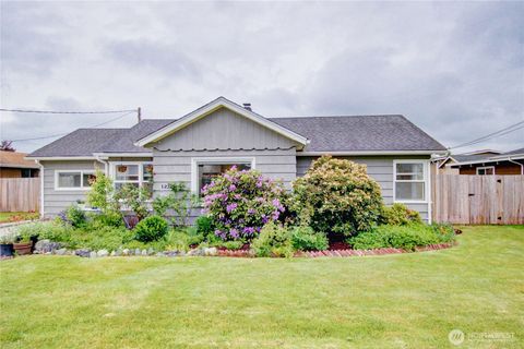Photo of 1232 S 18th Street, Mount Vernon, WA 98274 (MLS # 2525213)