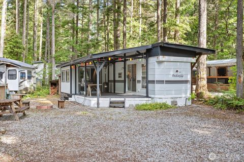 Photo of 190 1 Fireside Lodge Circle, Maple Falls, WA 98244 (MLS # 2411843)