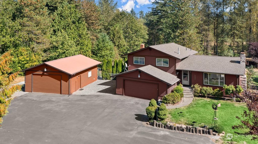 Photo of 12010 160th Avenue SE, Renton, WA 98059 (MLS # 2040509)