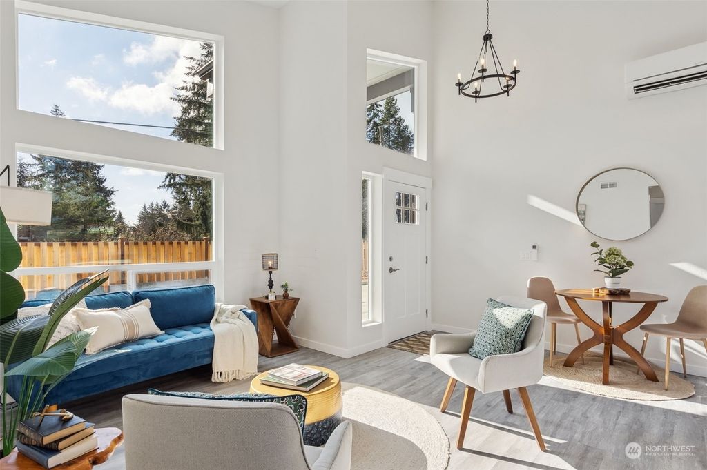 Photo of 304 SW 128th Street, Burien, WA 98168 (MLS # 2331498)