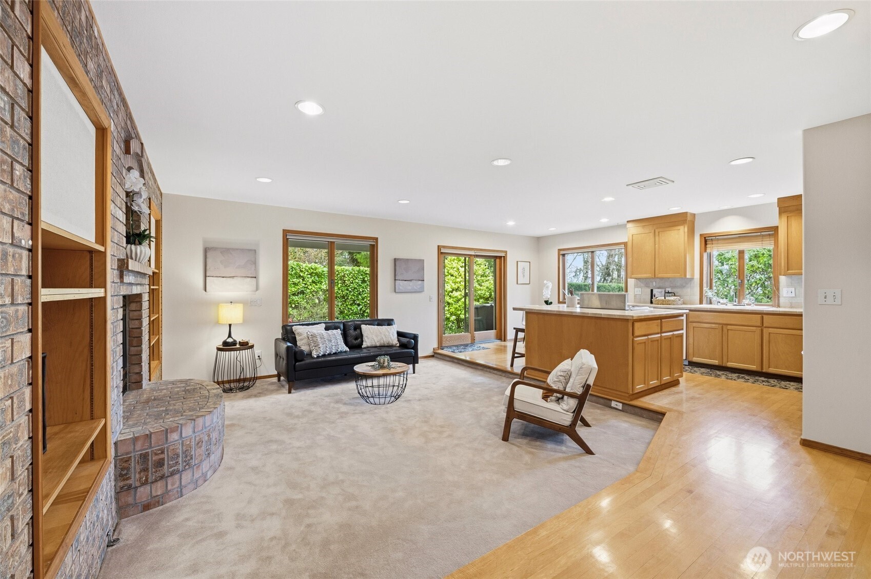 Edmonds, Washington, 98026, United States, 4 Bedrooms Bedrooms, ,3 BathroomsBathrooms,Residential,Active,2034028