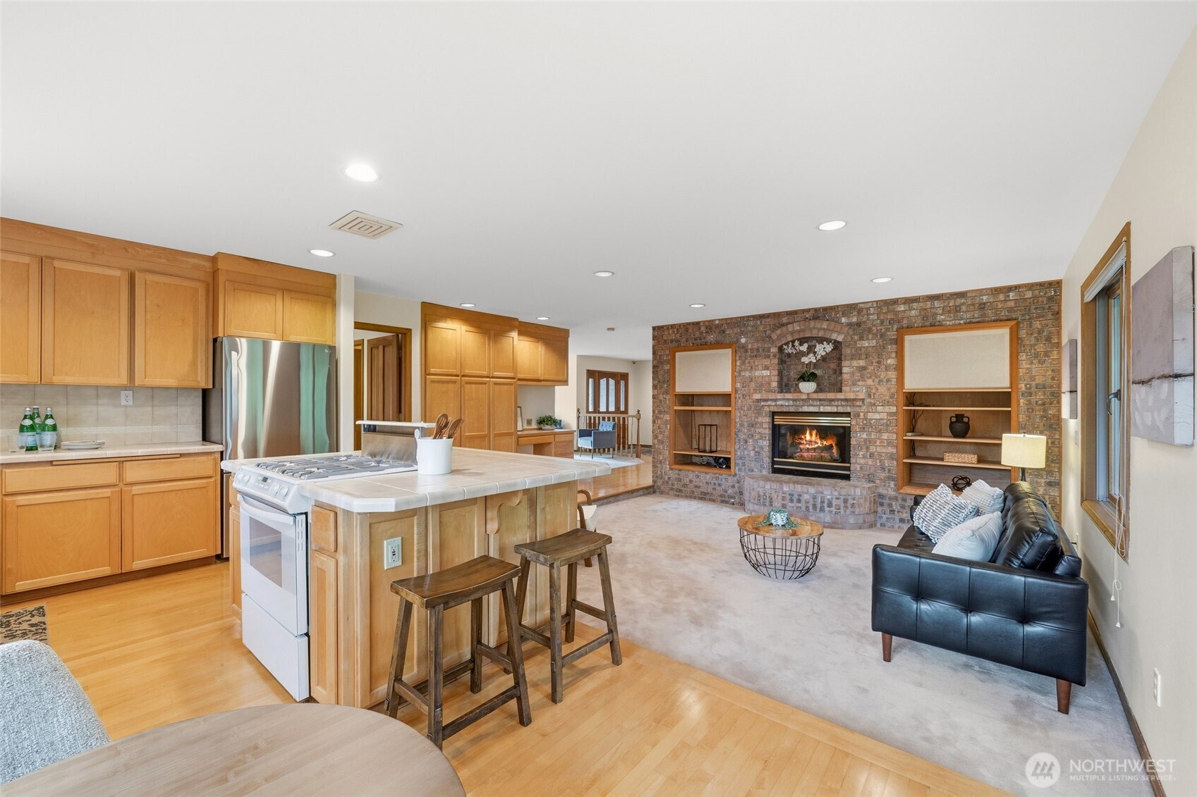 Edmonds, Washington, 98026, United States, 4 Bedrooms Bedrooms, ,3 BathroomsBathrooms,Residential,Active,2034028