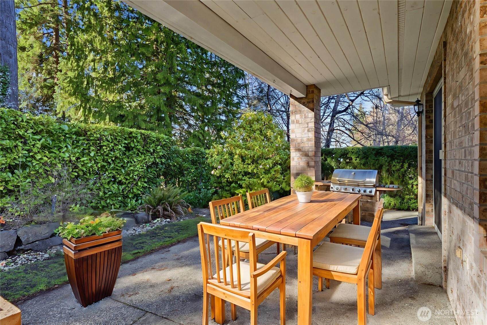 Edmonds, Washington, 98026, United States, 4 Bedrooms Bedrooms, ,3 BathroomsBathrooms,Residential,Active,2034028