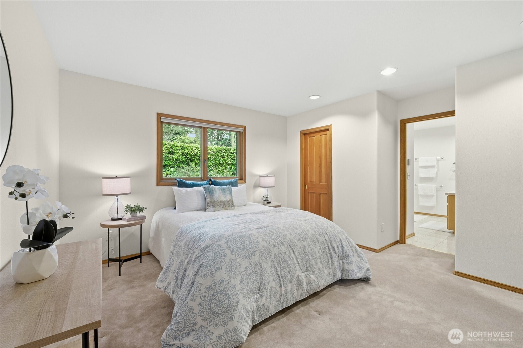 Edmonds, Washington, 98026, United States, 4 Bedrooms Bedrooms, ,3 BathroomsBathrooms,Residential,Active,2034028