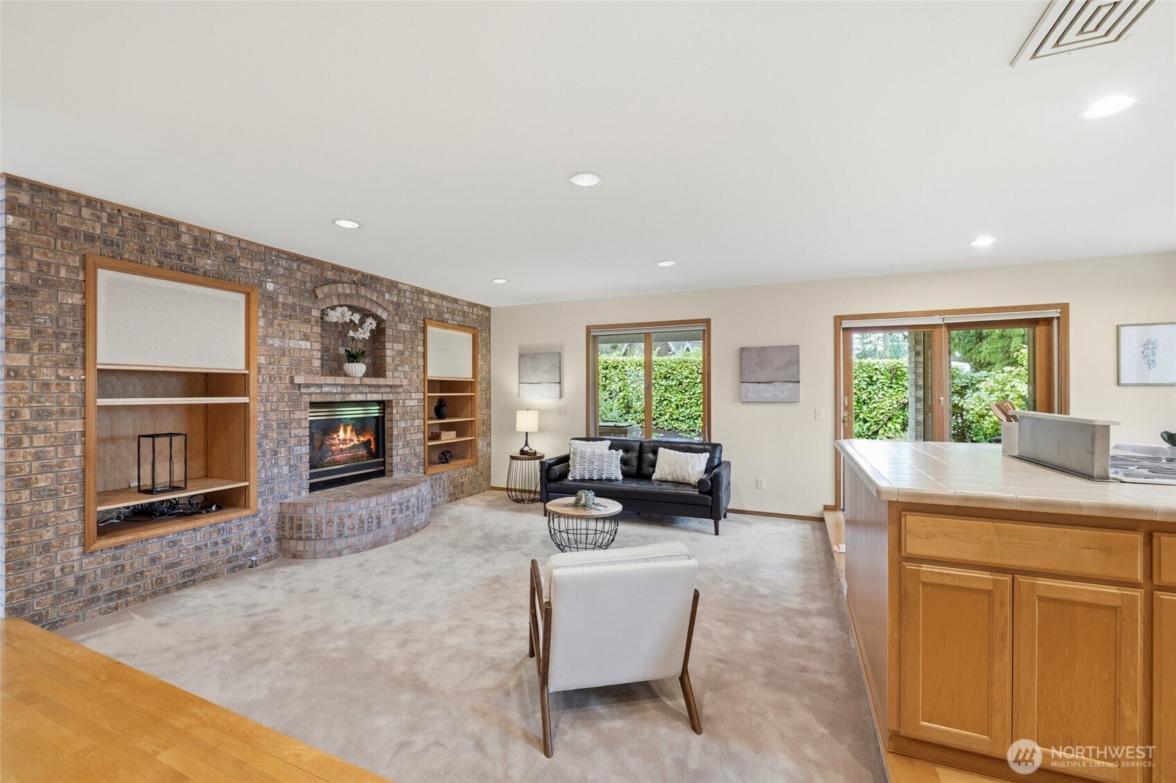 Edmonds, Washington, 98026, United States, 4 Bedrooms Bedrooms, ,3 BathroomsBathrooms,Residential,Active,2034028
