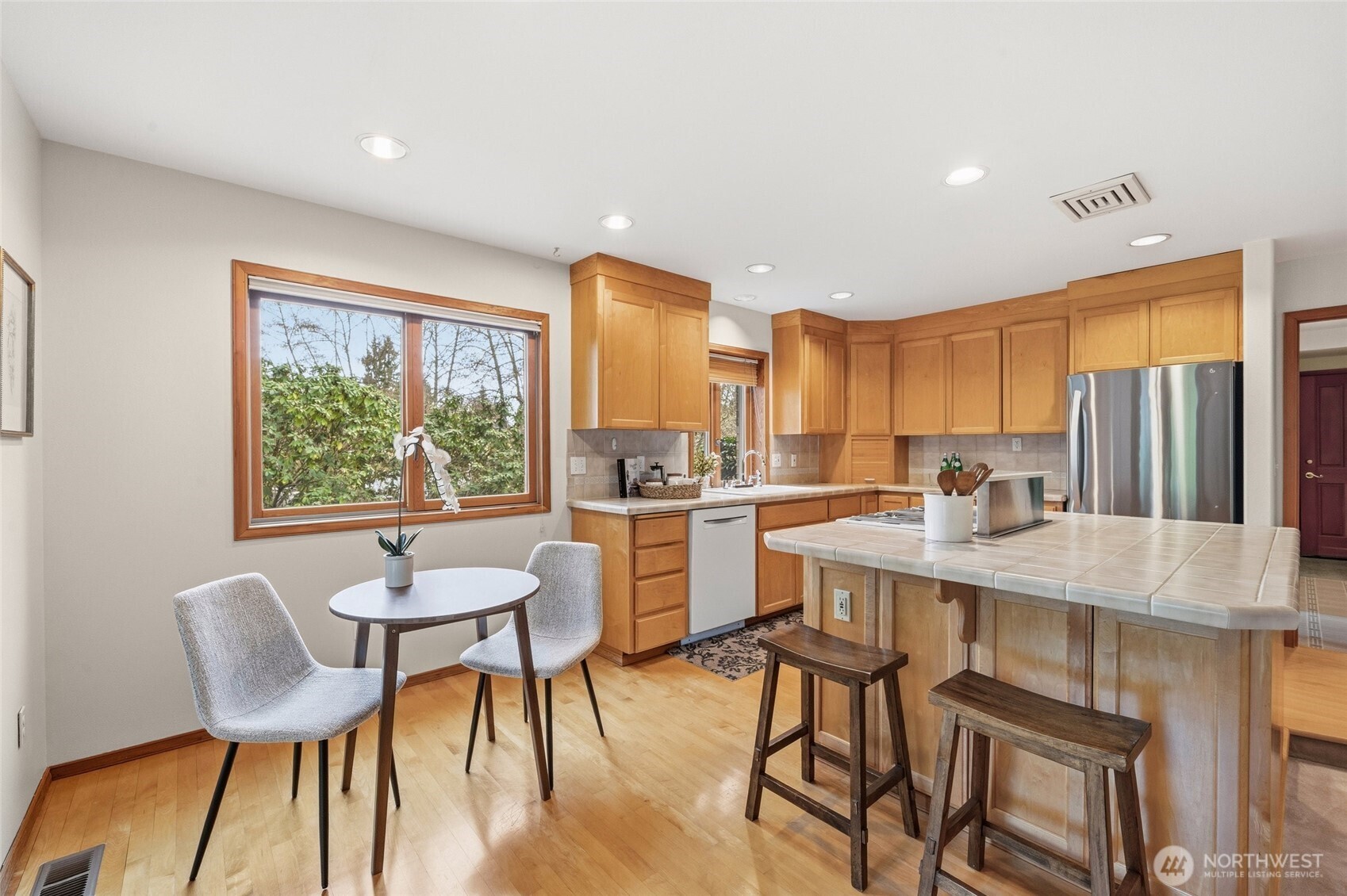 Edmonds, Washington, 98026, United States, 4 Bedrooms Bedrooms, ,3 BathroomsBathrooms,Residential,Active,2034028
