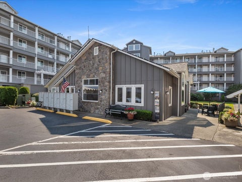 Photo of 1318 37th Street #1202, Everett, WA 98201 (MLS # 2574732)