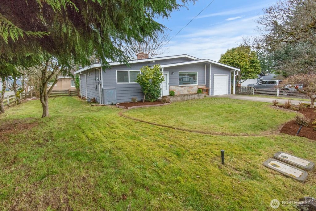 Photo of 2230 Mountain View Avenue W, Tacoma, WA 98466 (MLS # 2488899)