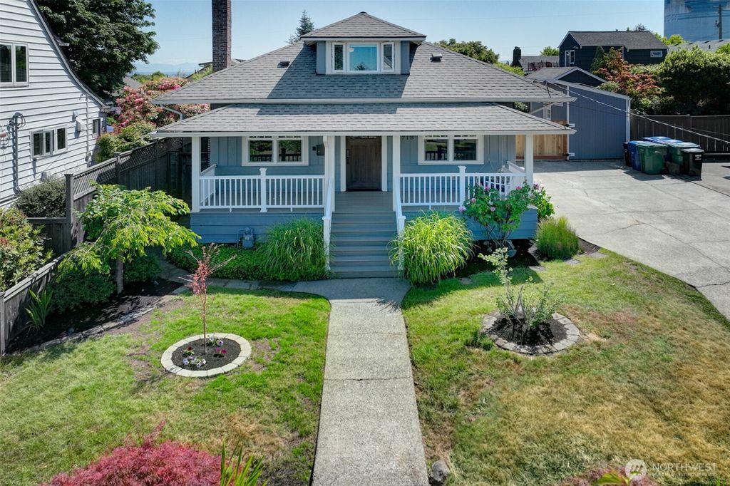 Photo of 3718 Walnut Avenue SW, Seattle, WA 98116 (MLS # 2384352)