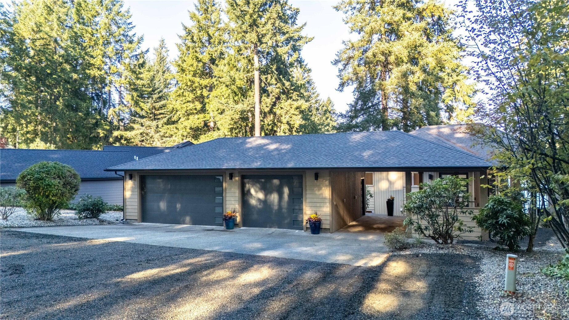 3810 Long Lake Loop SE