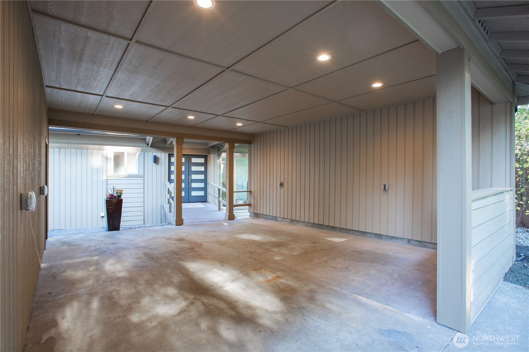 3810 Long Lake Loop SE