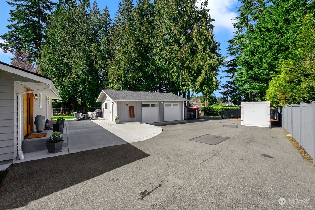 Photo of 13811 43rd Avenue SE, Mill Creek, WA 98012 (MLS # 2048176)